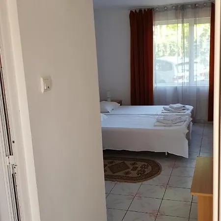 Camelia 2* جوبيتر