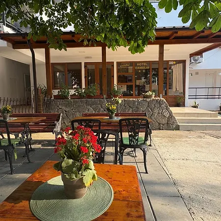 Hotel Camelia